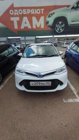 Toyota Corolla Fielder, 2015