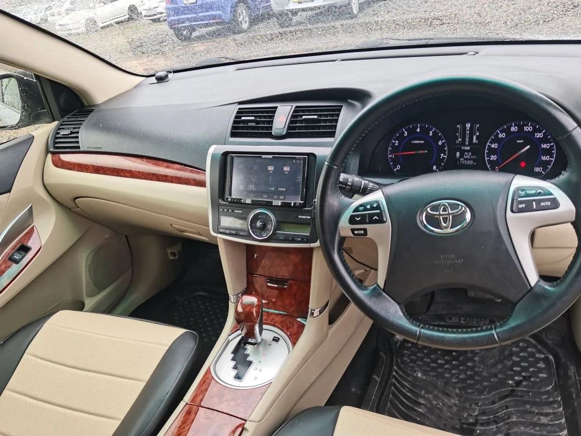 Toyota Premio, 2015