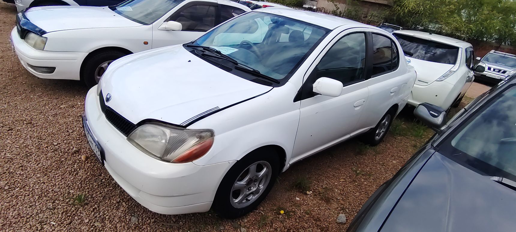 Toyota Platz, 2000
