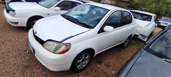 Toyota Platz, 2000