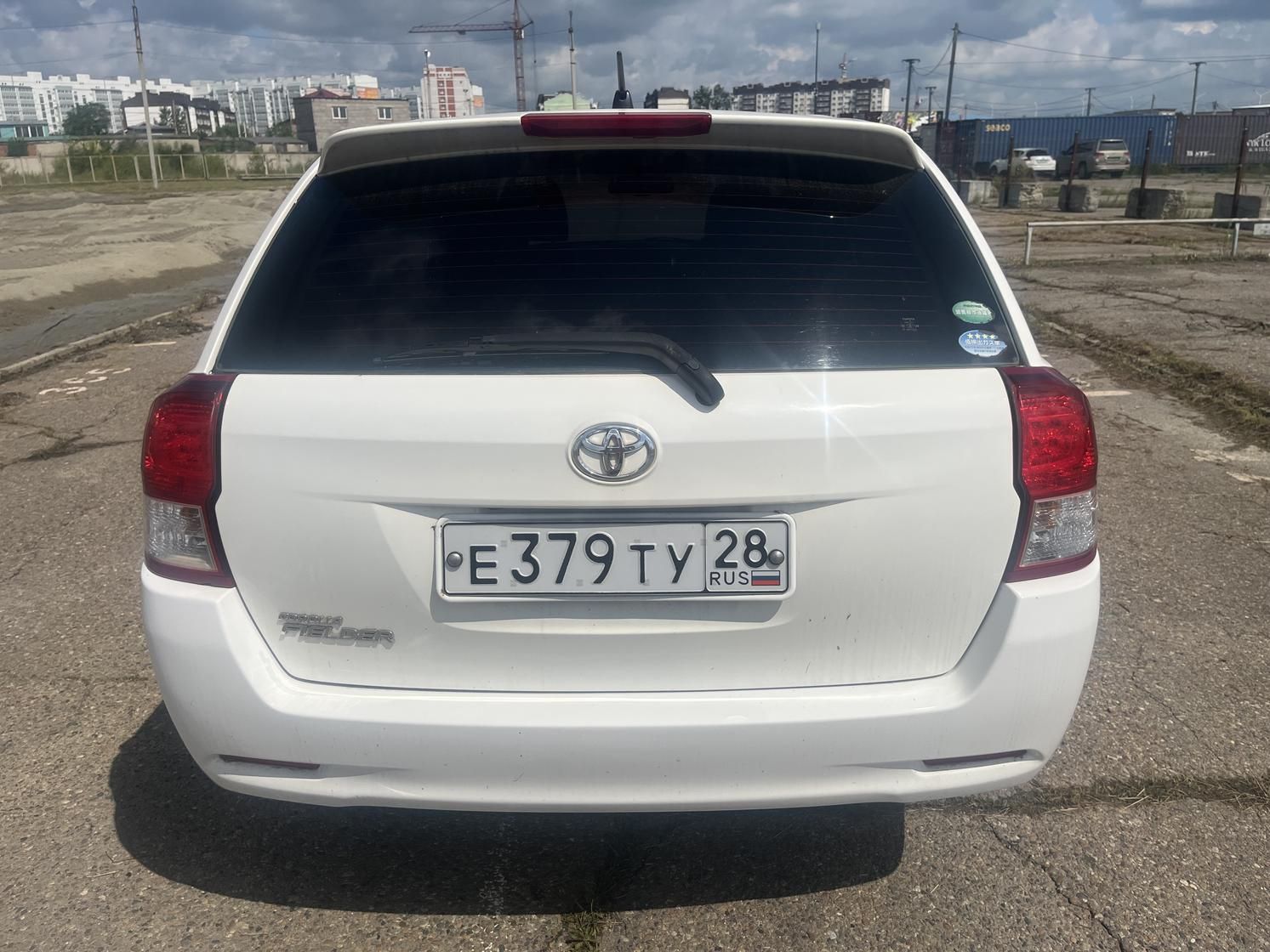 Toyota Corolla Fielder, 2012