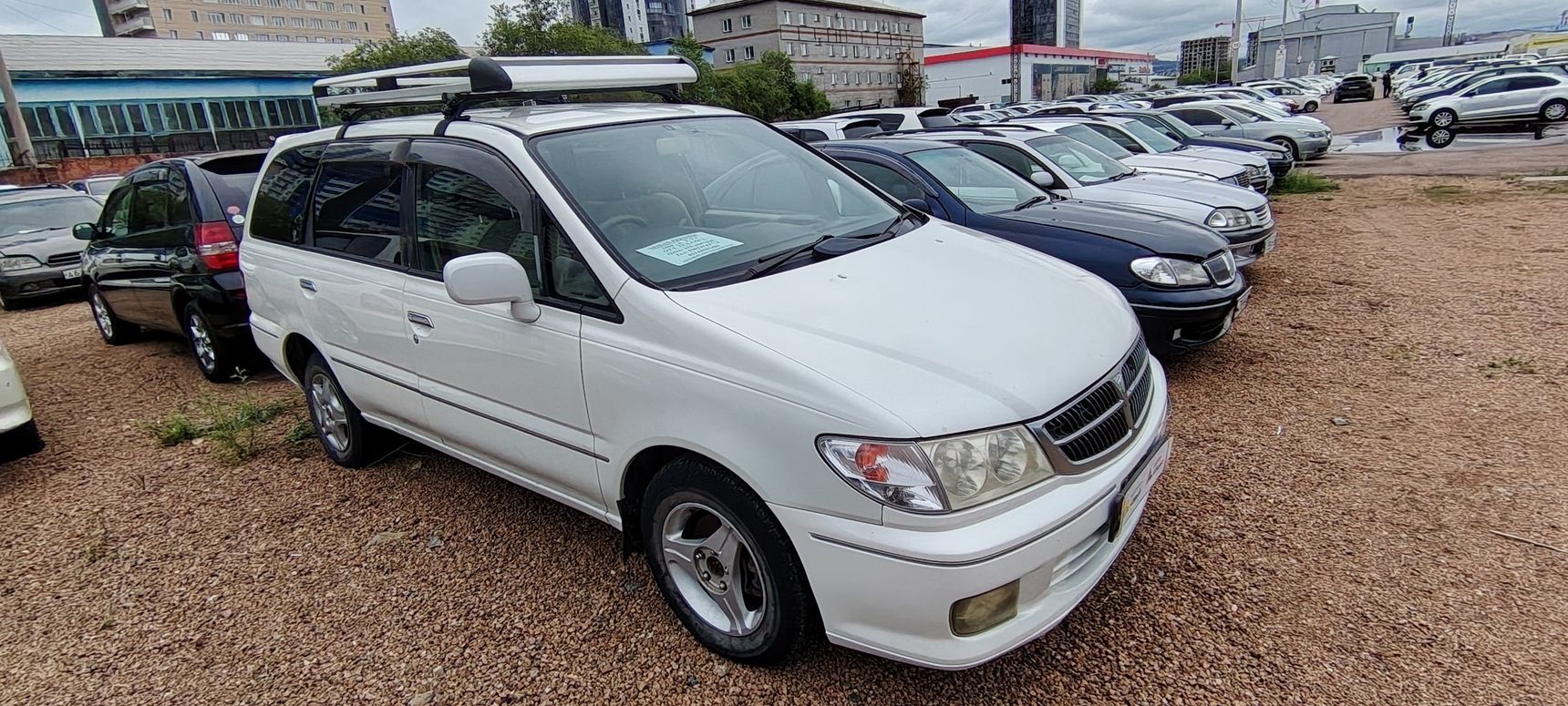 Nissan Presage, 2000