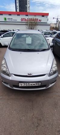Toyota Wish, 2004