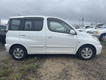 Toyota Funcargo, 2002