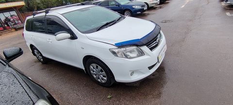 Toyota Corolla Fielder, 2011