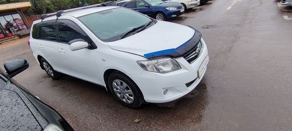 Toyota Corolla Fielder, 2011