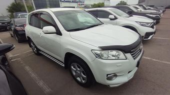 Toyota RAV4, 2011