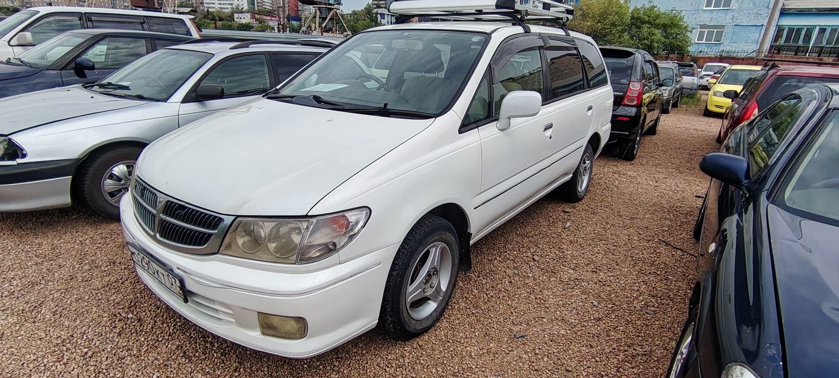 Nissan Presage, 2000