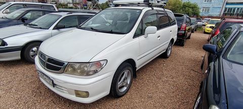Nissan Presage, 2000