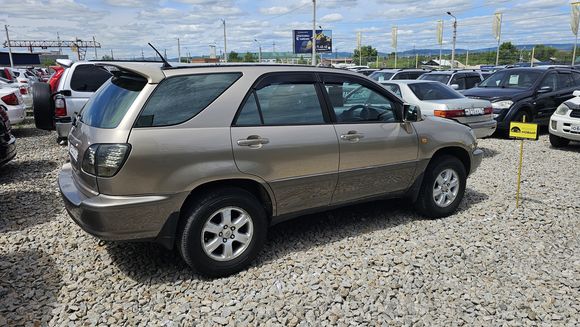 Toyota Harrier, 1998
