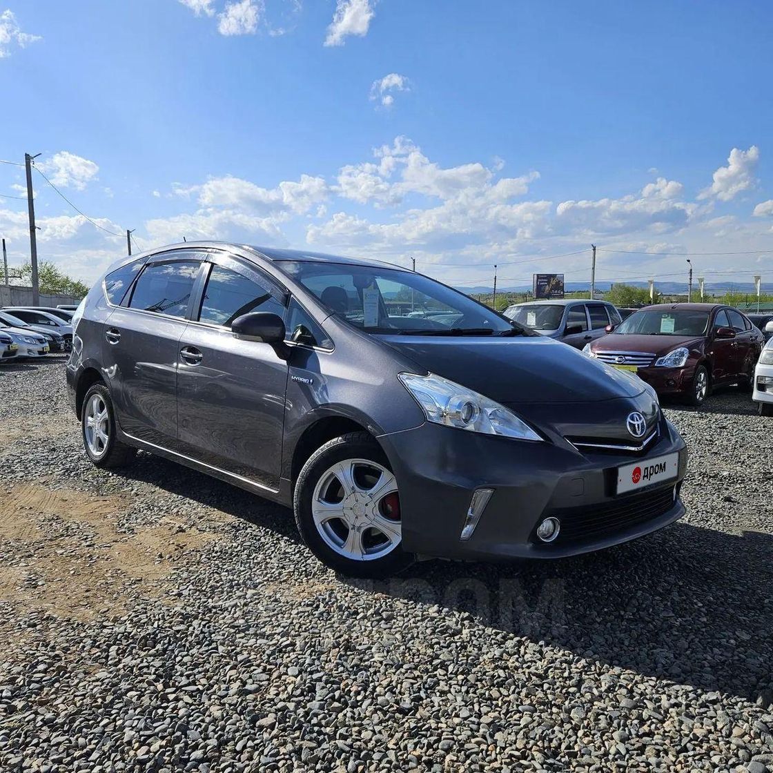 Toyota Prius Alpha, 2014