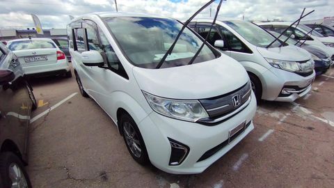 Honda Stepwgn, 2015