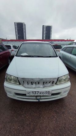 Nissan Presage, 1999