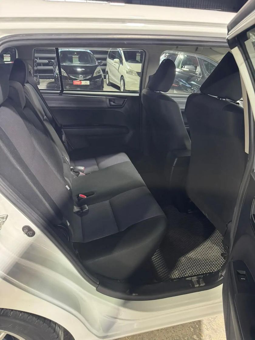 Toyota Corolla Fielder, 2012