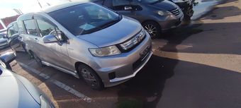 Honda Freed Spike, 2013