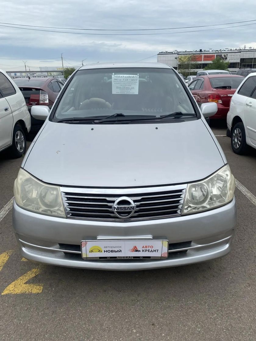 Nissan Liberty, 2002