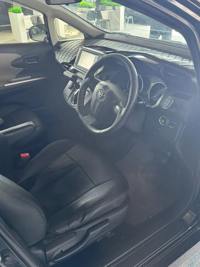 Toyota Wish, 2011