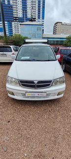 Nissan Presage, 2000