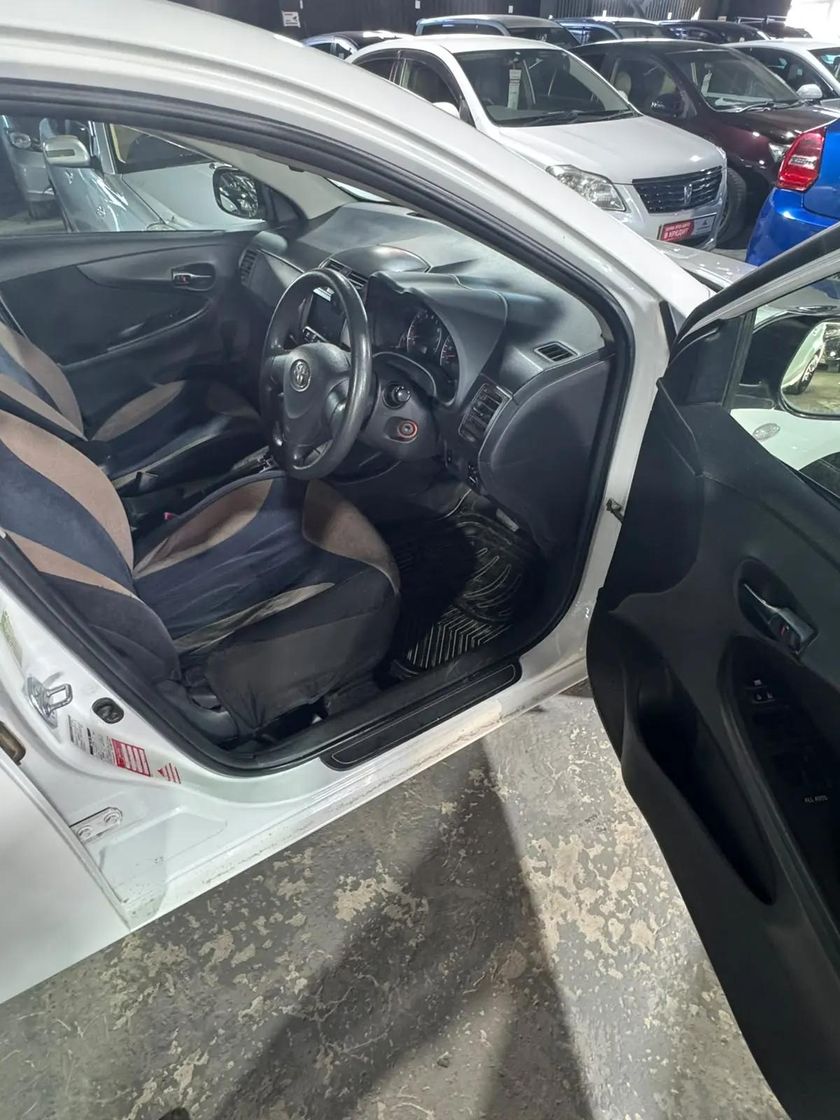 Toyota Corolla Fielder, 2011