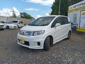 Honda Freed Spike, 2013