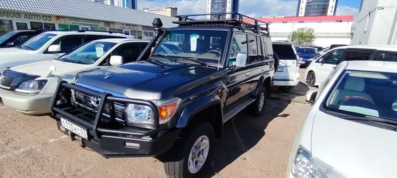 Toyota Land Cruiser, 2013