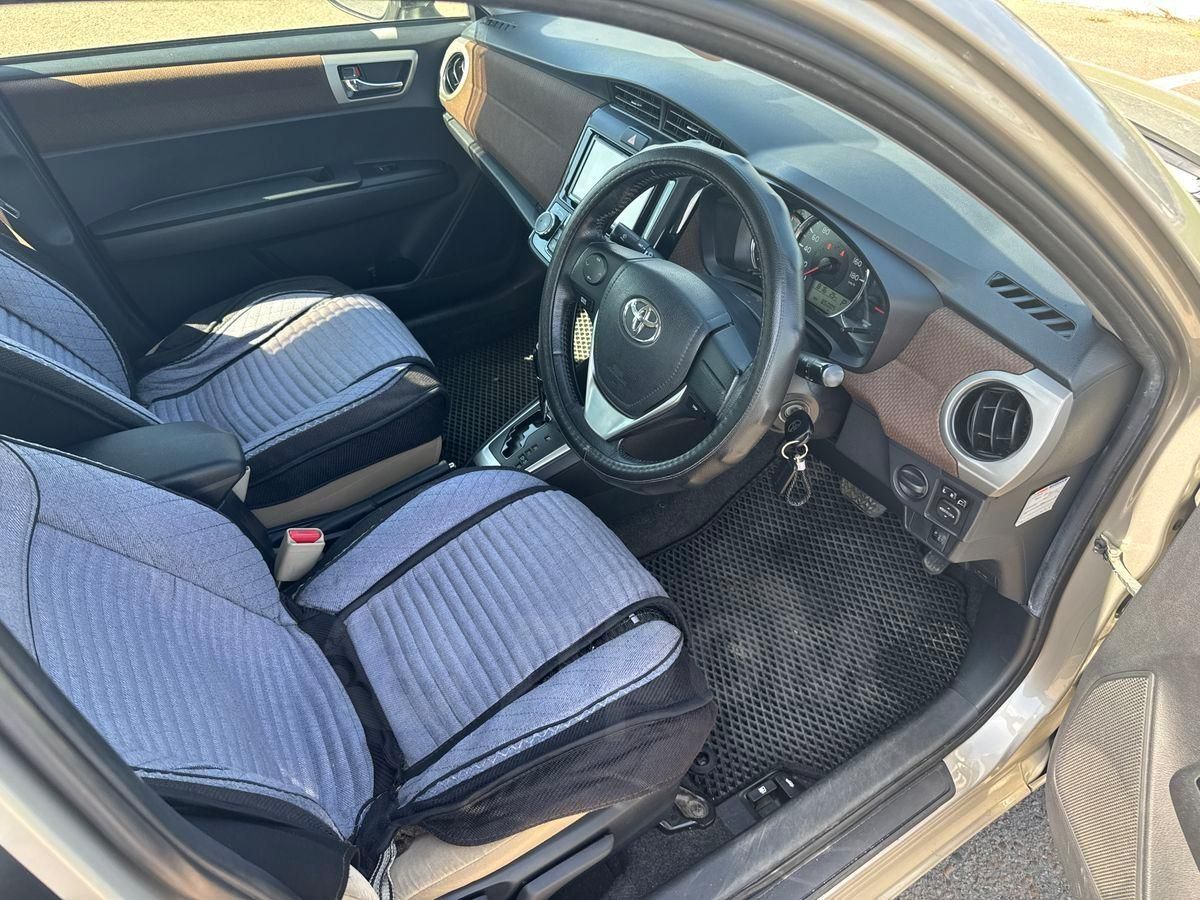 Toyota Corolla Axio, 2013