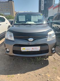 Toyota Sienta, 2011