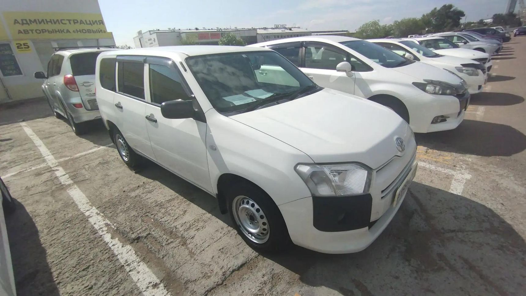 Toyota Probox, 2017
