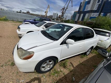 Toyota Platz, 2000