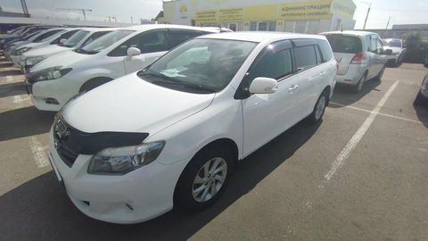 Toyota Corolla Fielder, 2011