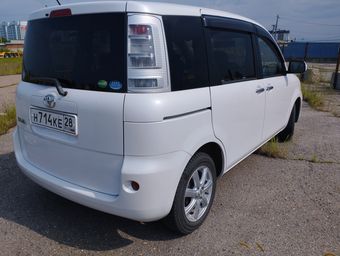 Toyota Sienta, 2012