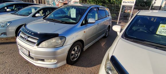 Toyota Ipsum, 2001