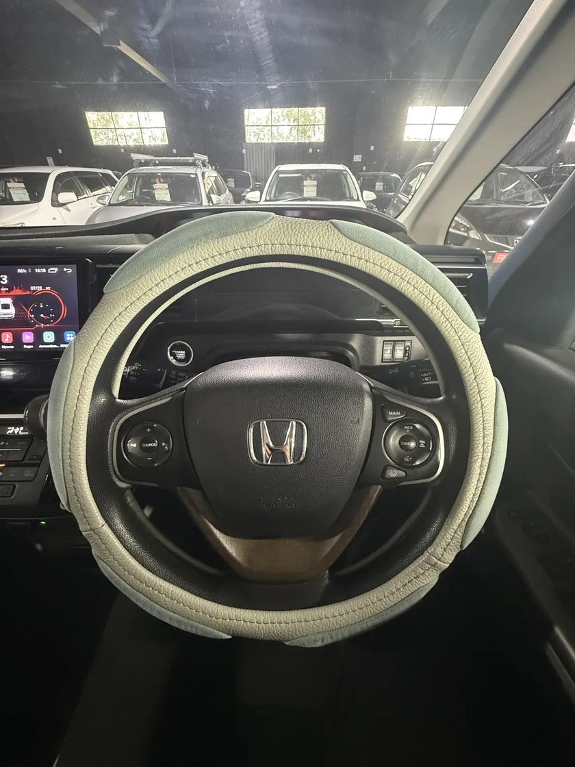 Honda Stepwgn, 2015