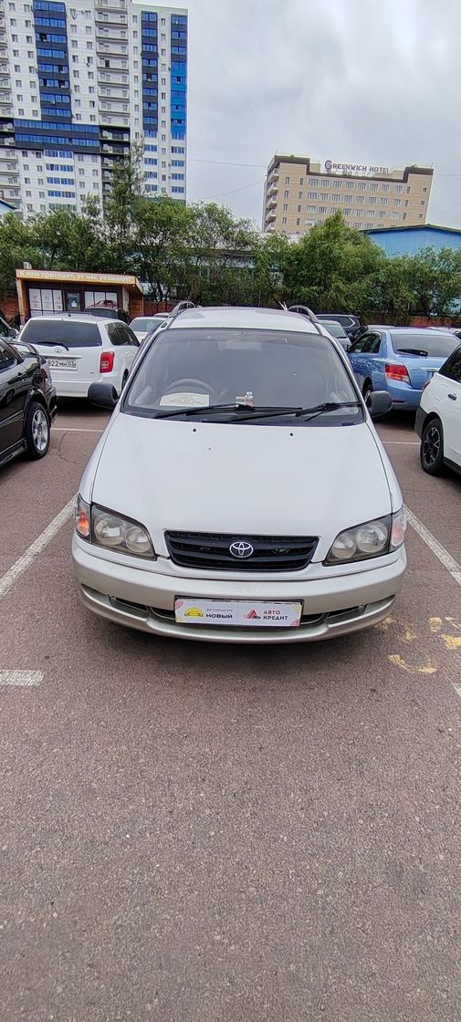 Toyota Ipsum, 1998