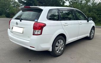 Toyota Corolla Fielder, 2013