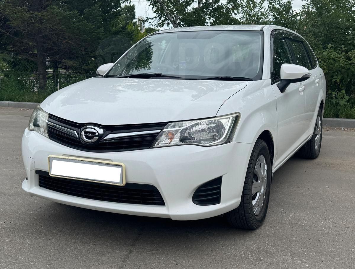 Toyota Corolla Fielder, 2013