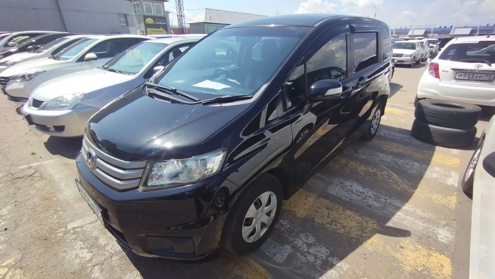 Honda Freed Spike, 2011