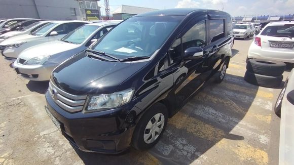 Honda Freed Spike, 2011