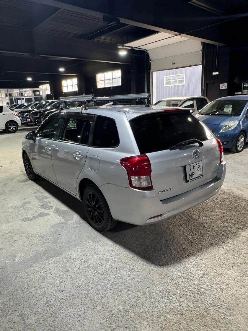 Toyota Corolla Fielder, 2015