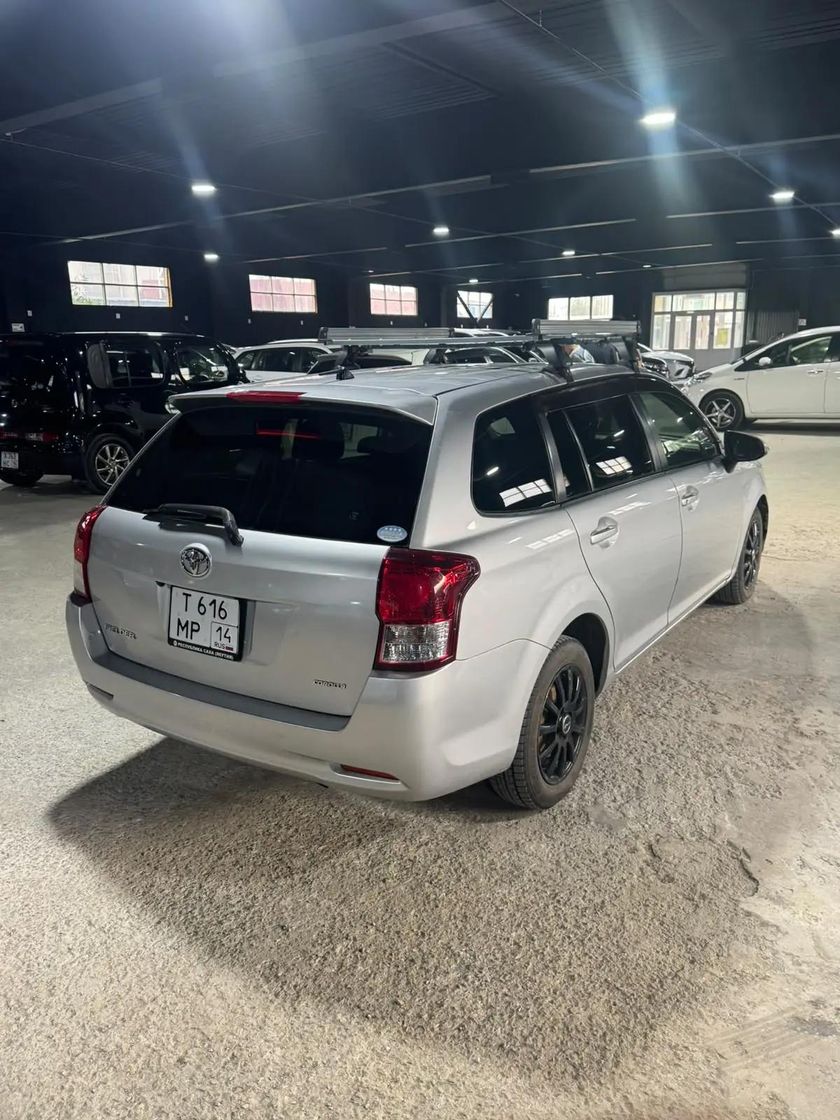 Toyota Corolla Fielder, 2015