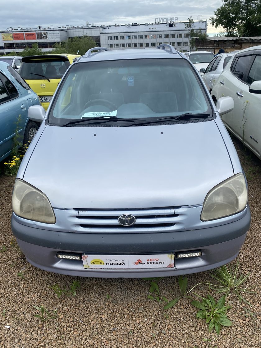 Toyota Raum, 1998