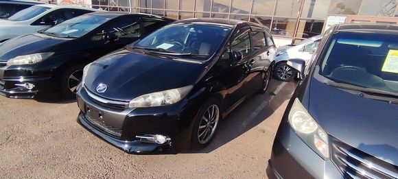 Toyota Wish, 2013