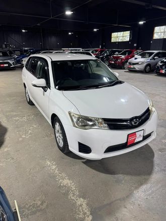Toyota Corolla Fielder, 2012