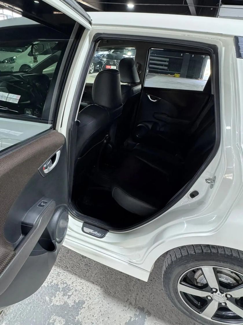 Honda Fit Shuttle, 2012