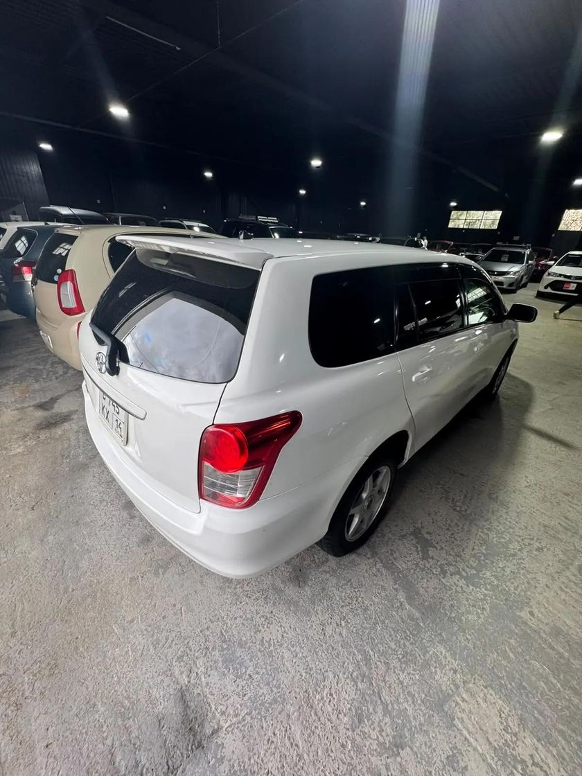 Toyota Corolla Fielder, 2012