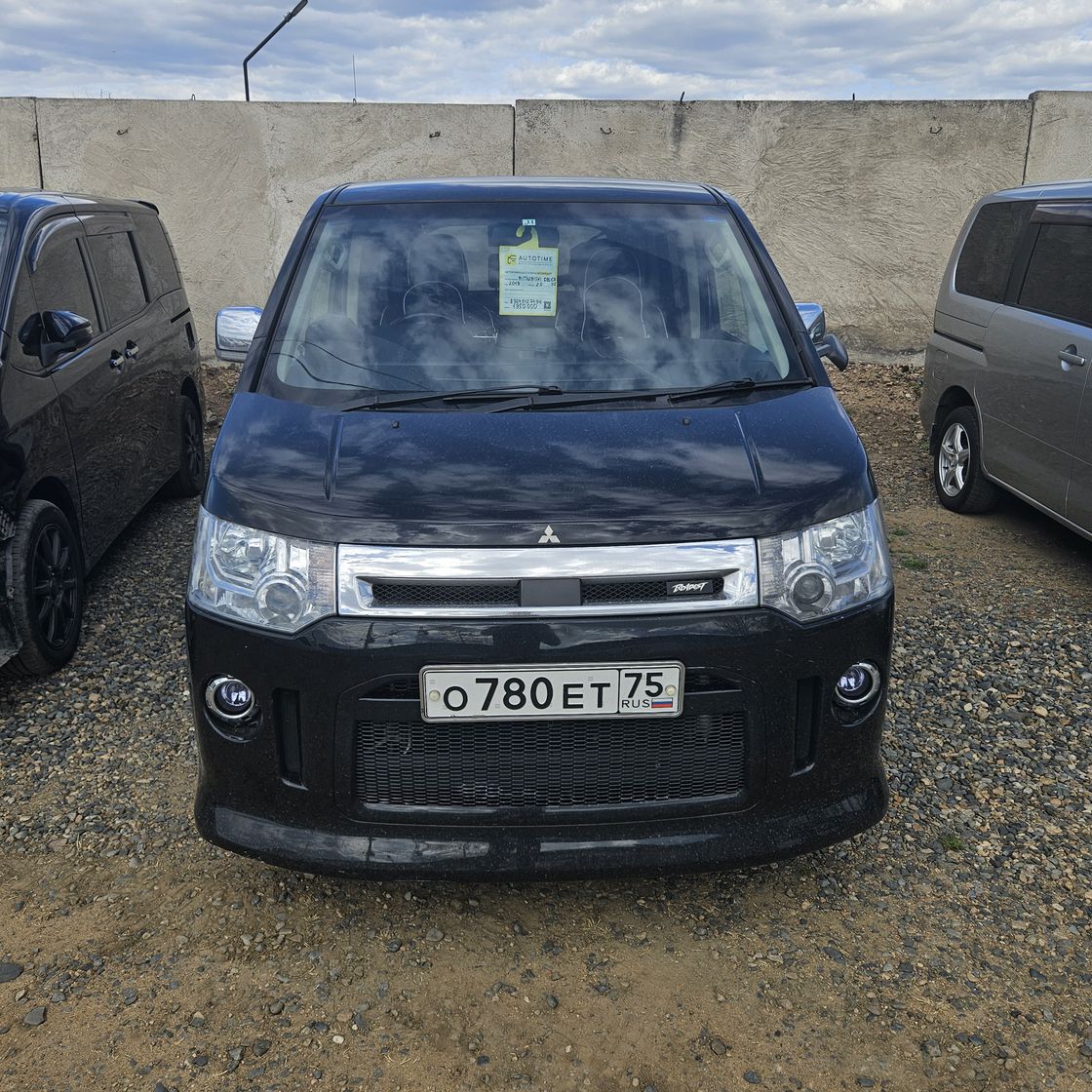 Mitsubishi Delica D:5, 2013