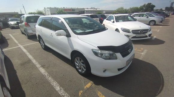 Toyota Corolla Fielder, 2011