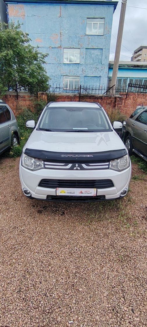 Mitsubishi Outlander, 2012