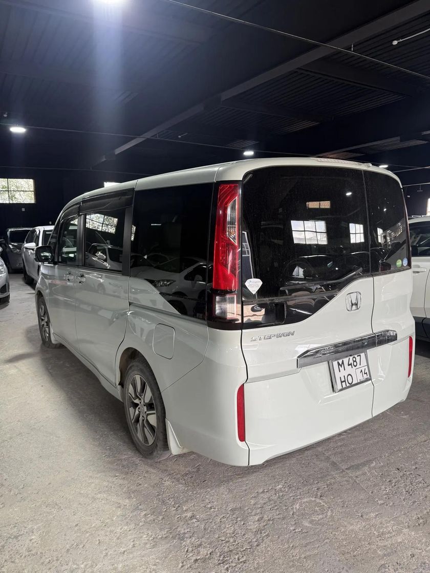 Honda Stepwgn, 2015