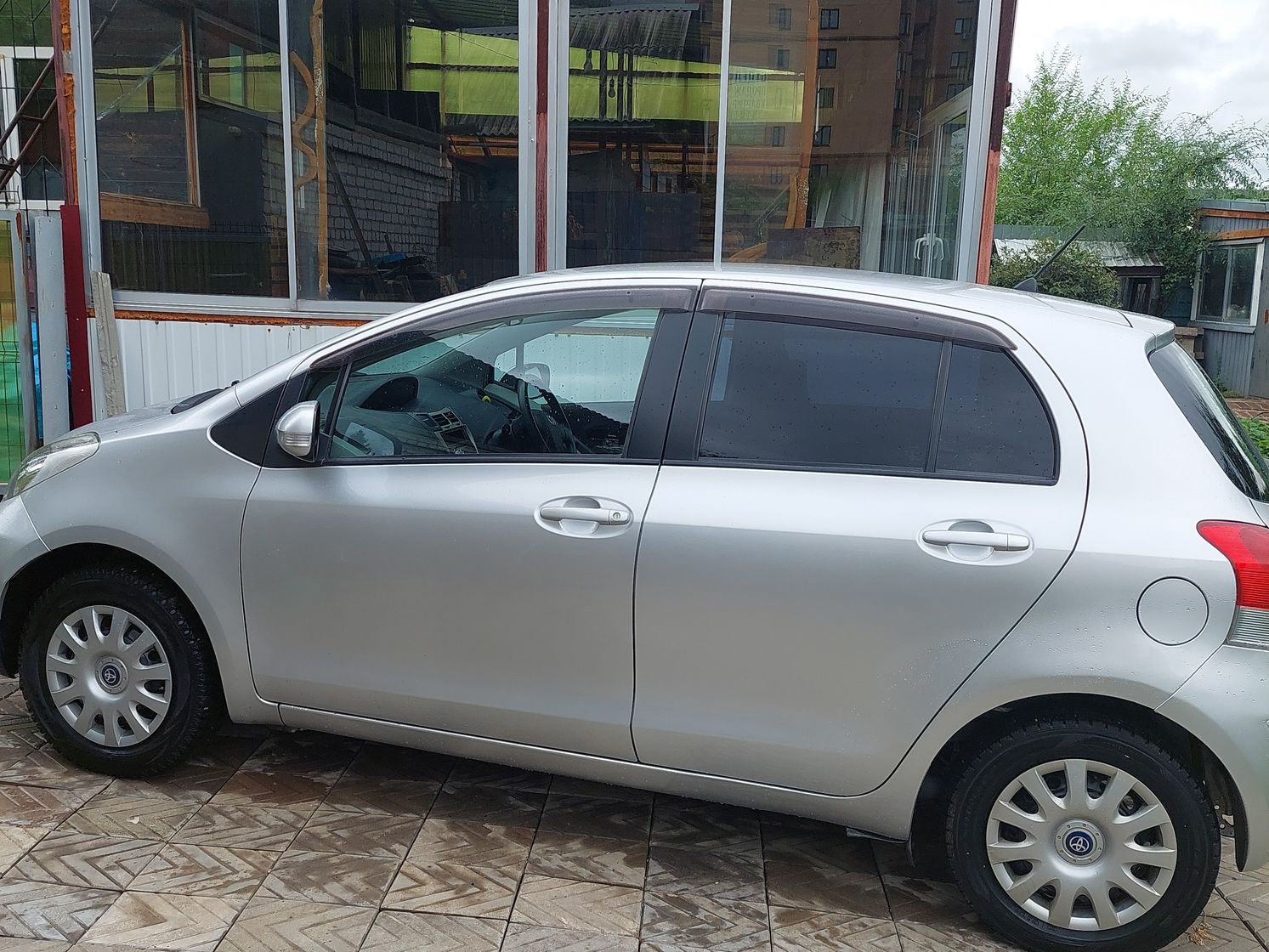Toyota Vitz, 2010